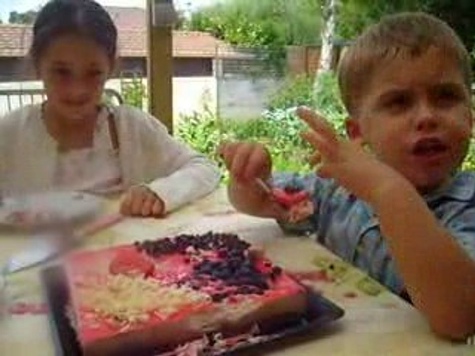 pierre et le gâteau d'anniversaire