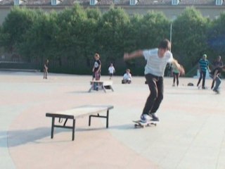 Toulouse Smooth skateboarding