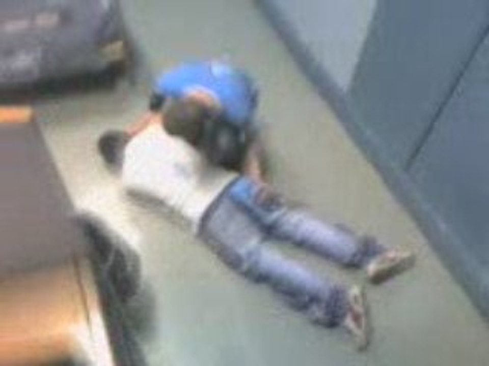 Coup de boule suivit d'auto-KO