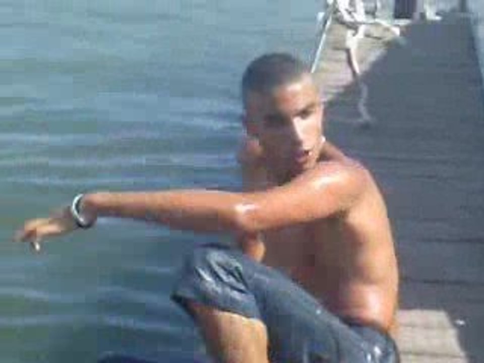 Trotinette de DofDof a l'eau