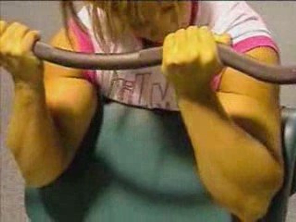 Cindy Doing Preacher Curls