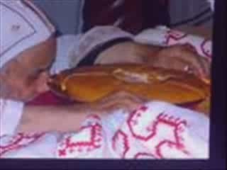 اتصال هاتفي مع قس مشغول بالاعترافات ومش عارف يجاوب