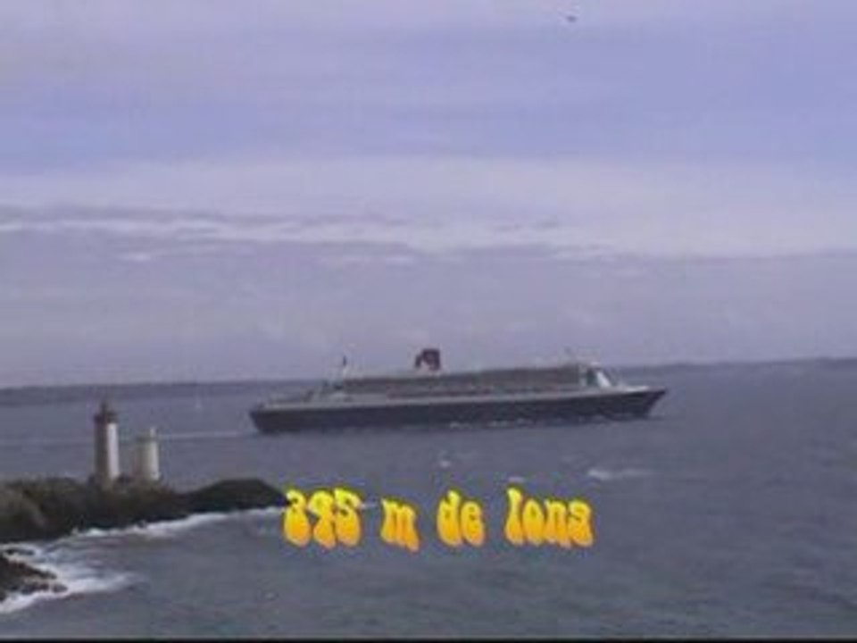 Le Queen Mary 2 quitte la rade de Brest