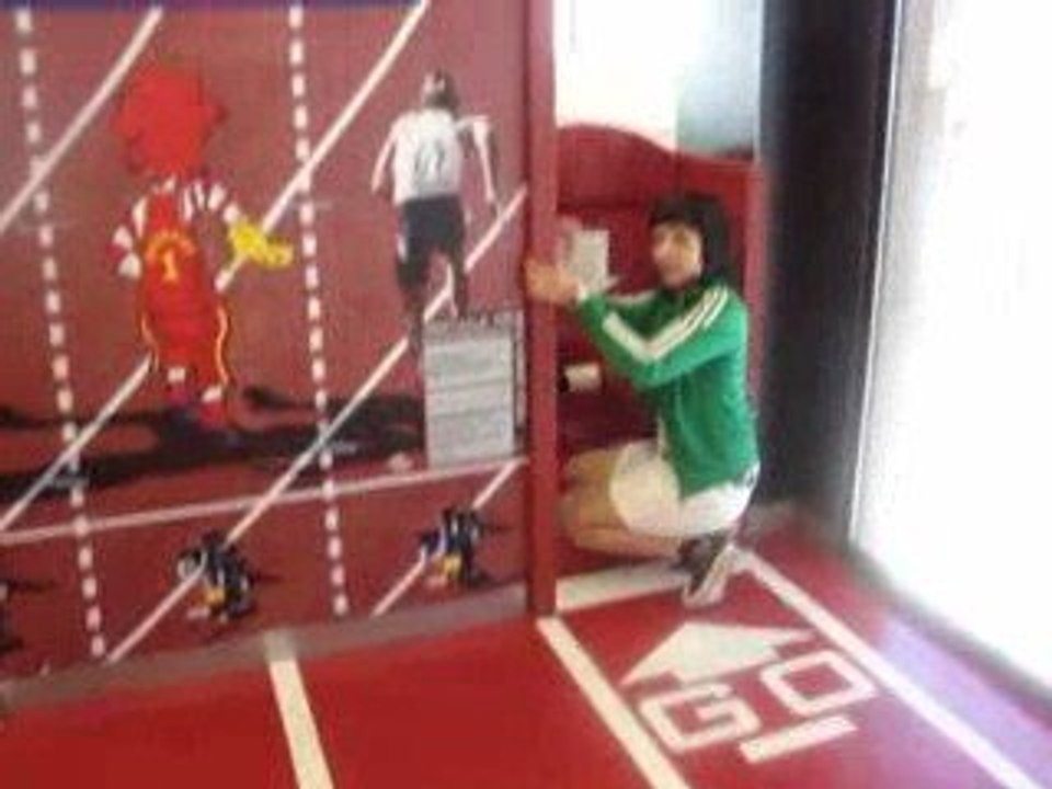 Charline , Alycia et Lucia dans les jeux du Mac Do mdr 8-)