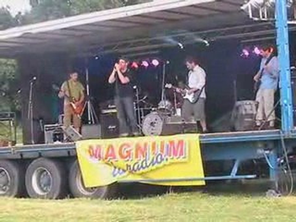 Mal's evil cats à Puzieux