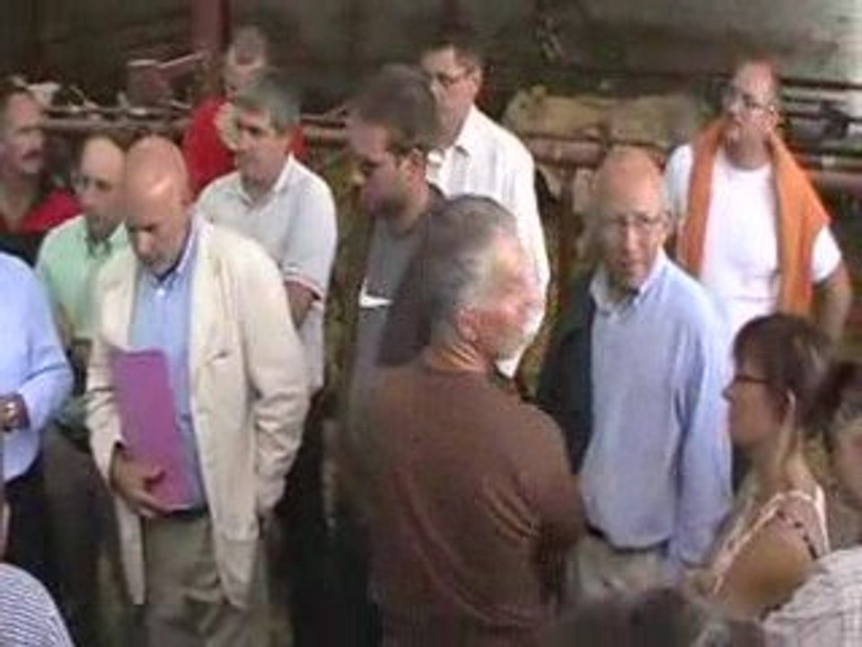LE MINISTRE ALAIN JOYANDET DANS UNE FERME A ROSEY (70)