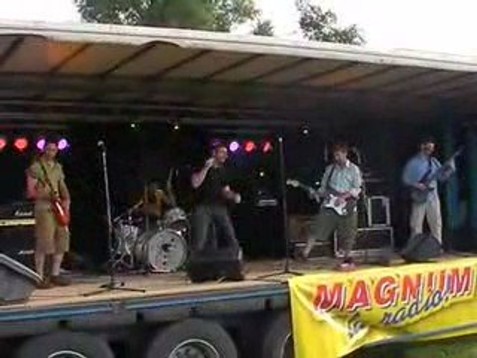 Mal's evil cats à Puzieux