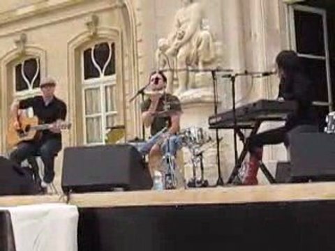 INA-ICH en concert (Crache version acoustique)