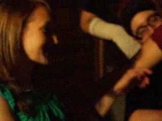 Truuv l'homme qui incite les gens à boire