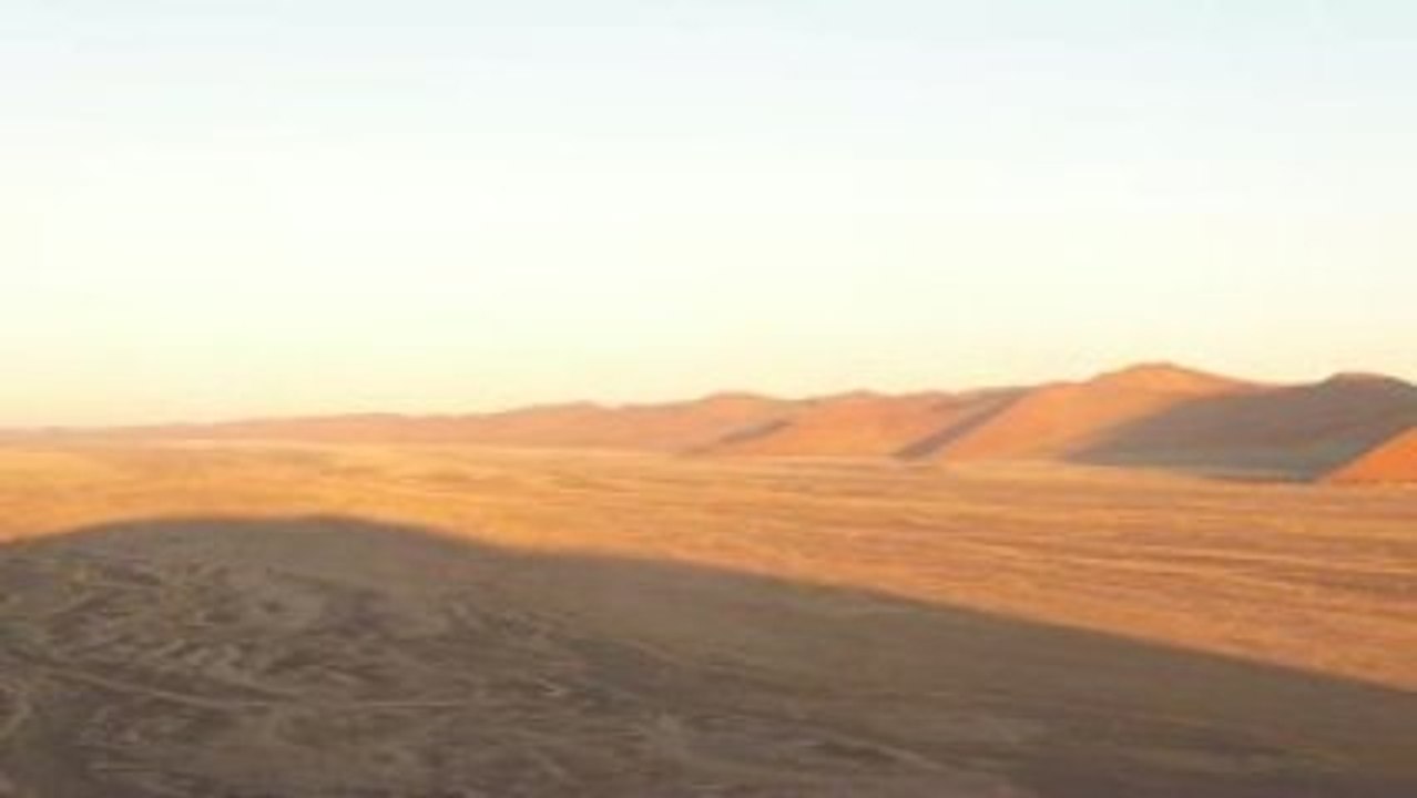 lever du soleil sur les dunes de Namibie