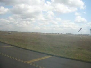 086- Les avions décollent autour de nous