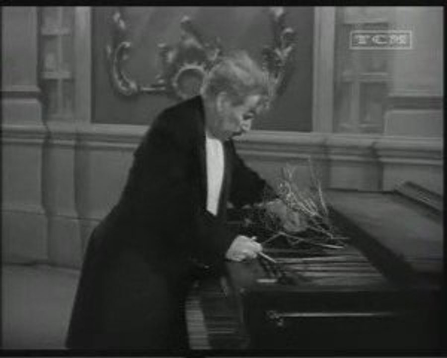 Charlie Chaplin and Buster Keaton (limelight) www.Mallupalac