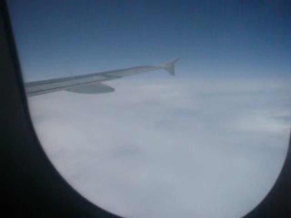 063- Vol au-dessus des nuages