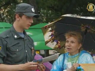 В Петербурге зажгли свечи в память о погибших в Китае