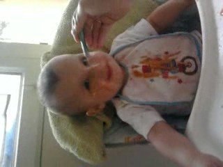 Encore yaya qui rigole