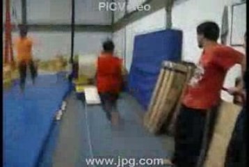 Sampler '09- Zaka - "Nuestros Limites - Crew"