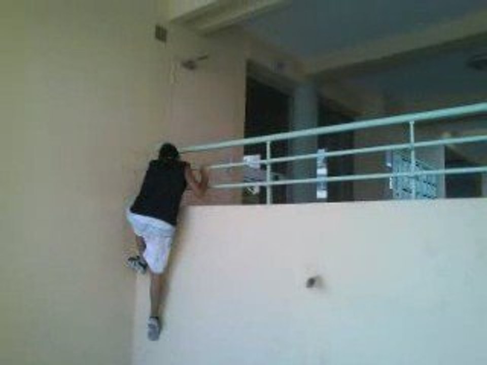 Pote qui escalade 1 mur (5)