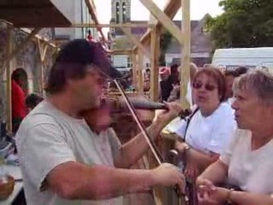 Charly au violon, Kris Oyster aux balances