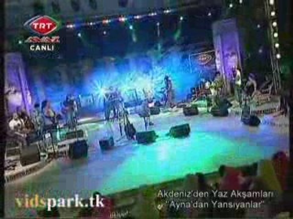 Gökçe Dinçer Aynadan Yansıyanlar Canlı Performans