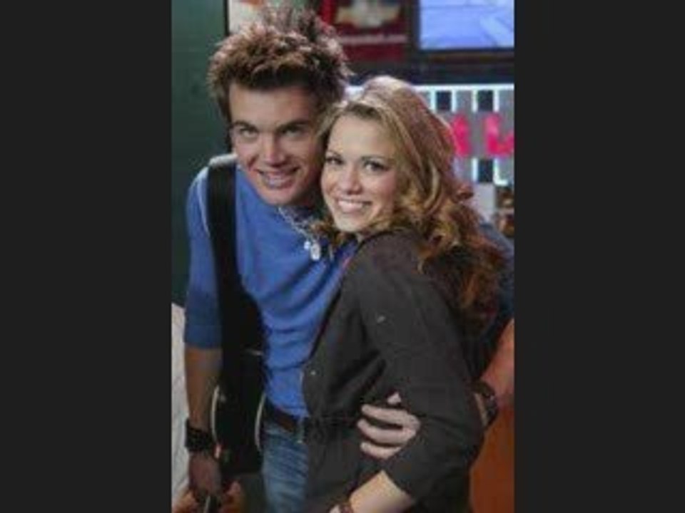 Bethany joy Galleoti et Tyler Hilton