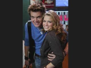 Bethany joy Galleoti et Tyler Hilton