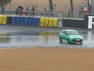 Derapage pluie Clio RS World Series by Renault 2009