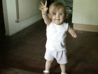 Elina en mode bipède