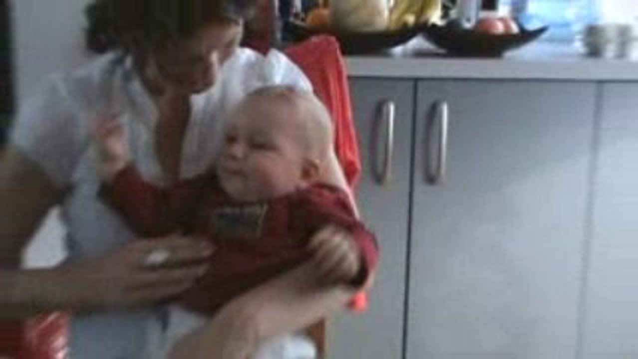 Malko dans les bras de Maman (13/07/2009)