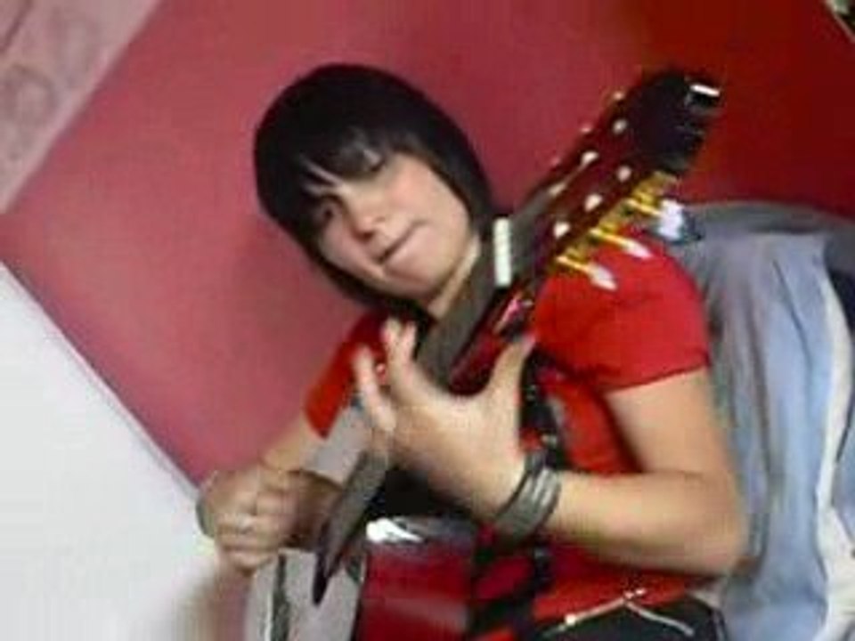 Elo essaye de faire du screamo