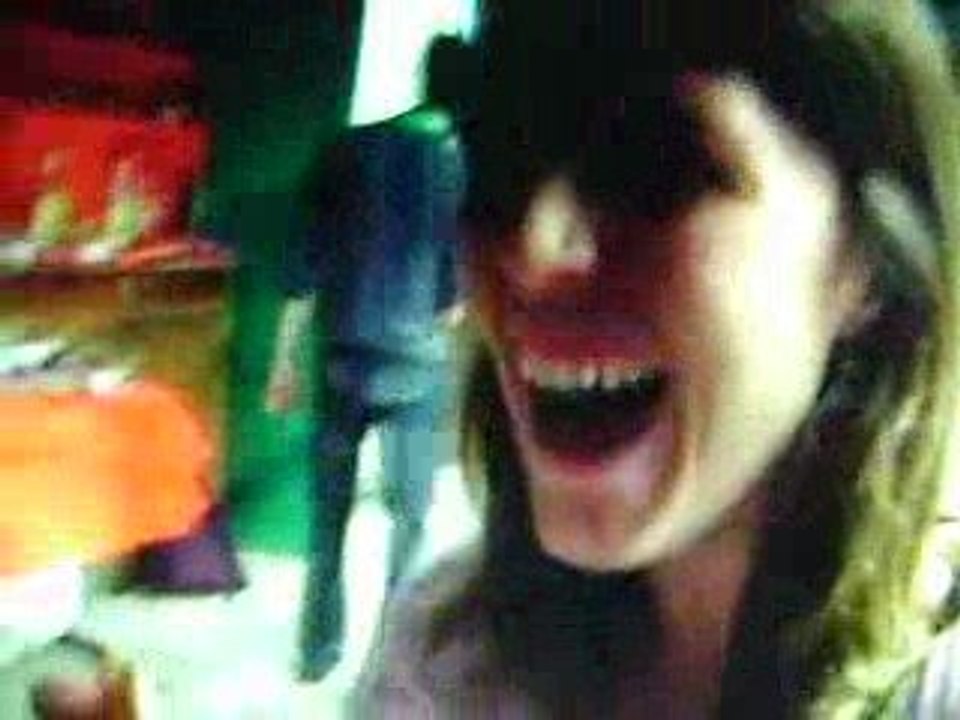 PTDRRRR, ON LA FAIT SERRER LA PAUVRE LORA xD.