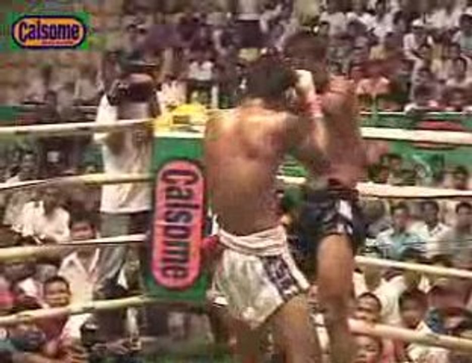 Tway ma shao vs Yan gyi aung - Lethwei bareknuckle part1