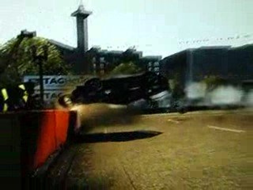 maxi crash