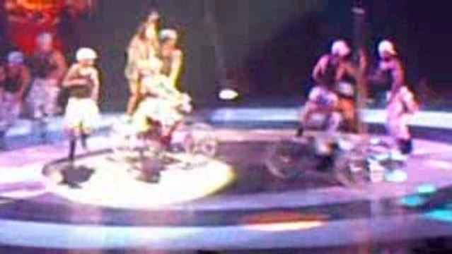 Britney Circus Tour(Boys)04/07/09 Bercy