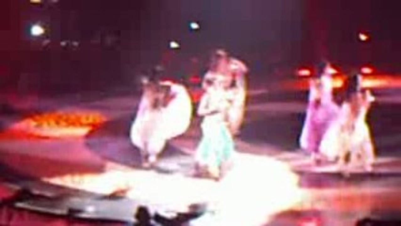 Britney Spears Circus Tour(Me Against The Music)4/7/09 Bercy