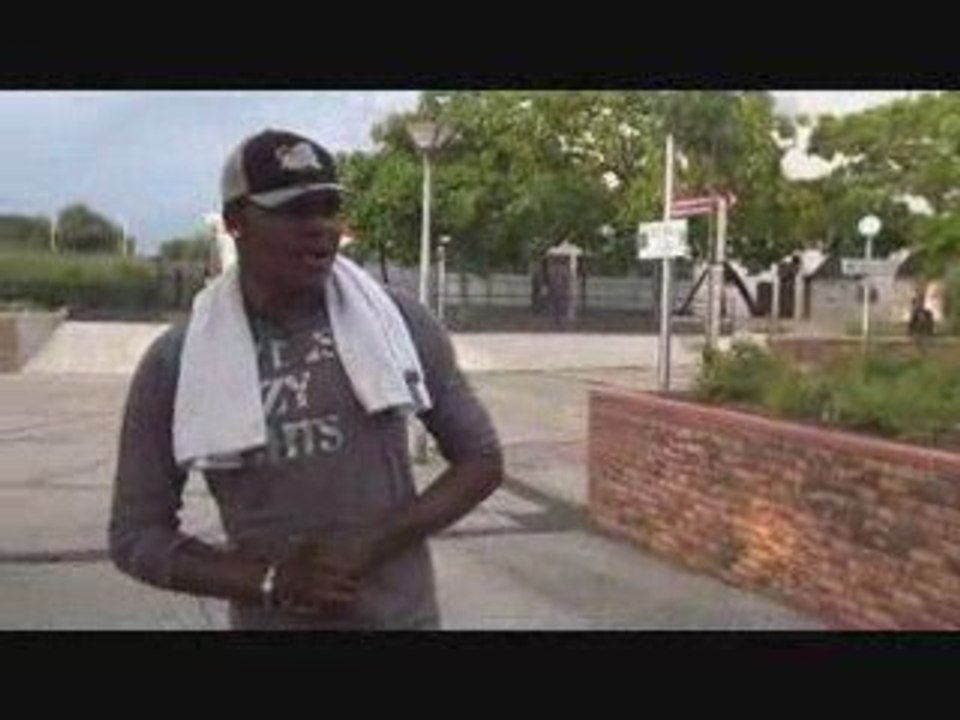 Obama De Bundes Présente : Bo Zua Nga Bien Tse