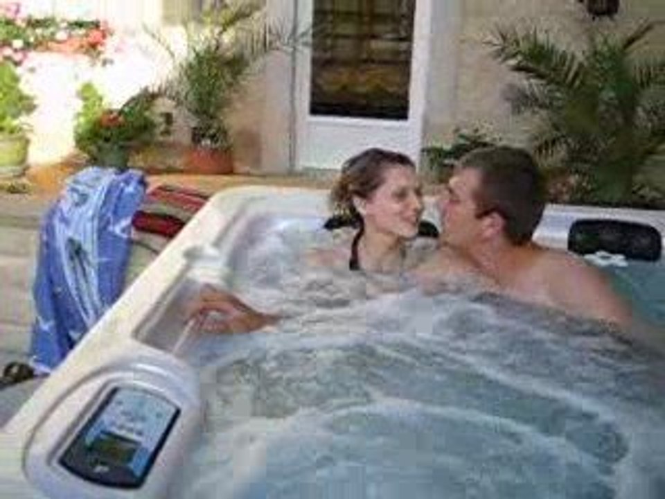 CHRISTOPHE ET MARIE DANS LE SPA