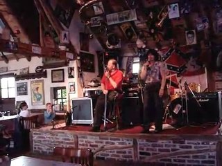 Improvisation chez Wally's. Farms