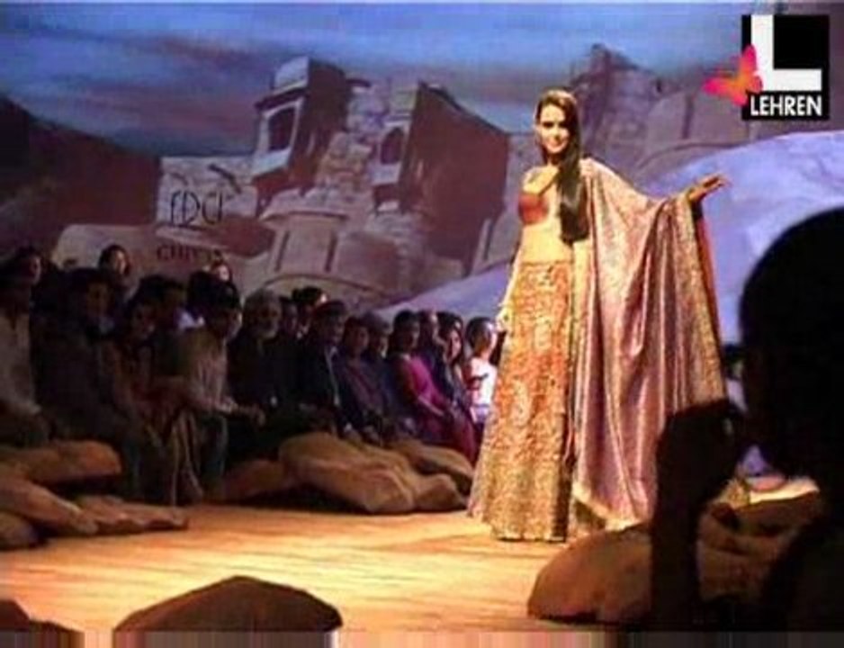 Neha,Priyanka,Riya,Raima ramp walk