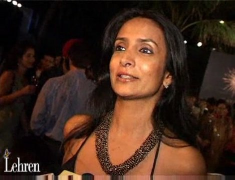 Models walk on ramp for designer Gayatri