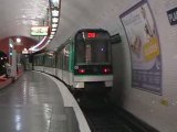 MF88 : Départ de la station Place des Fêtes sur la ligne 7bis du métro parisien