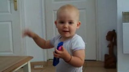 Nina et la Mickey danse