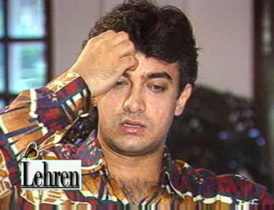 Helping Hand by Aamir during Shoots