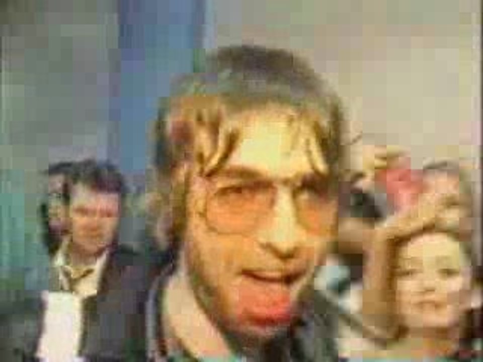 Oasis - Behind the Music 4