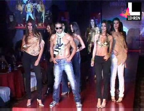 Akshay Kumar endorses Levis Brand