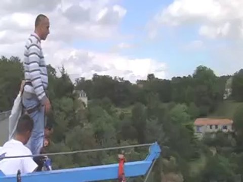 Saut à L'élastique au Viaduc De L'Isle Jourdain