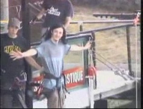 saut a l'elastique charly viaduc de la souleuvre aj hackett
