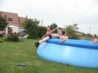 DANS LA PISCINE CHEZ ANNICK