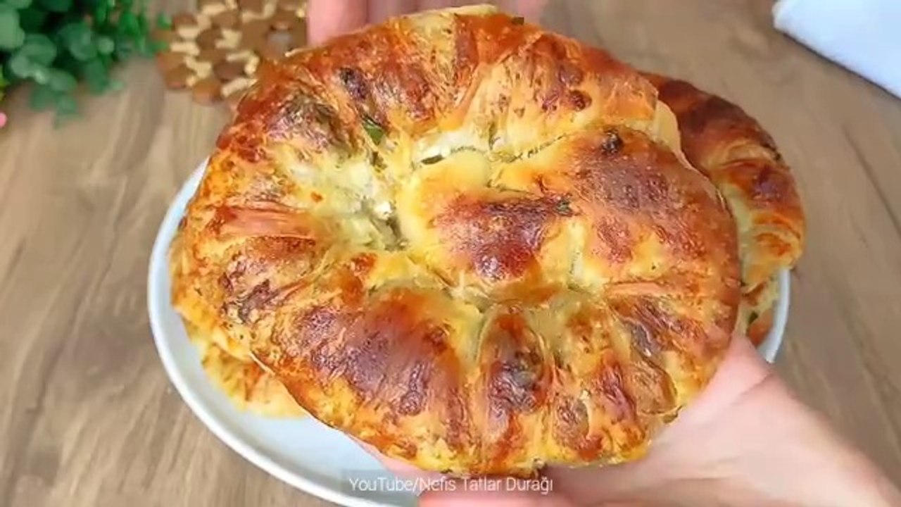 KAÇ TEPSİ YAPSANIZ HEPSİ FIRINDAN ÇIKTIĞI GİBİ BİTER 🤤 BÖREK TARİFİ