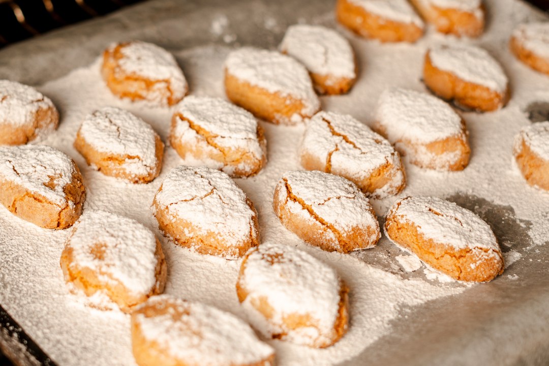 Ricciarelli de Siena, dulce italiano de la Toscana