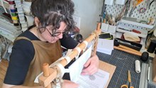 Au Havre, Louison Moy fait revivre l'art de la reliure
